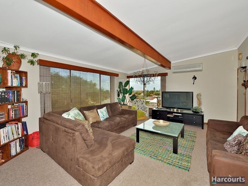 6 Lindley Road, Halls Head WA 6210