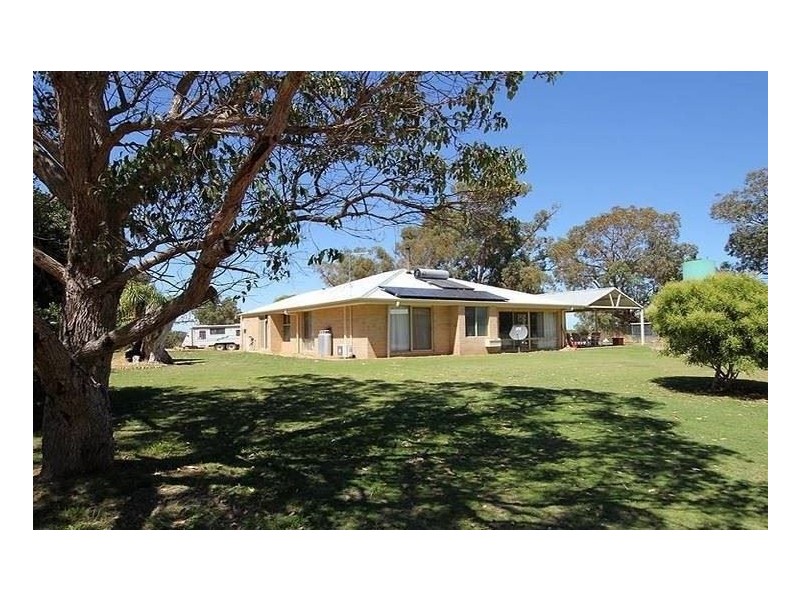 81 Armstrong Hills Drive, Lake Clifton WA 6215