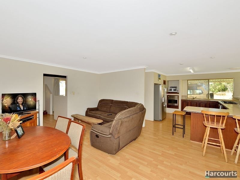 81 Armstrong Hills Drive, Lake Clifton WA 6215