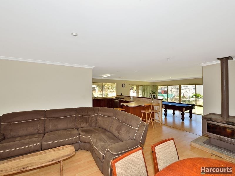 81 Armstrong Hills Drive, Lake Clifton WA 6215