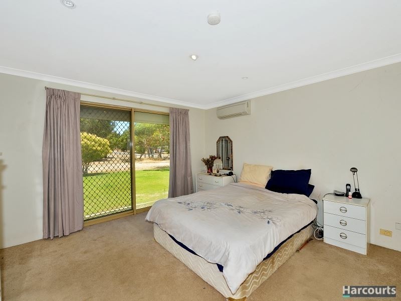 81 Armstrong Hills Drive, Lake Clifton WA 6215