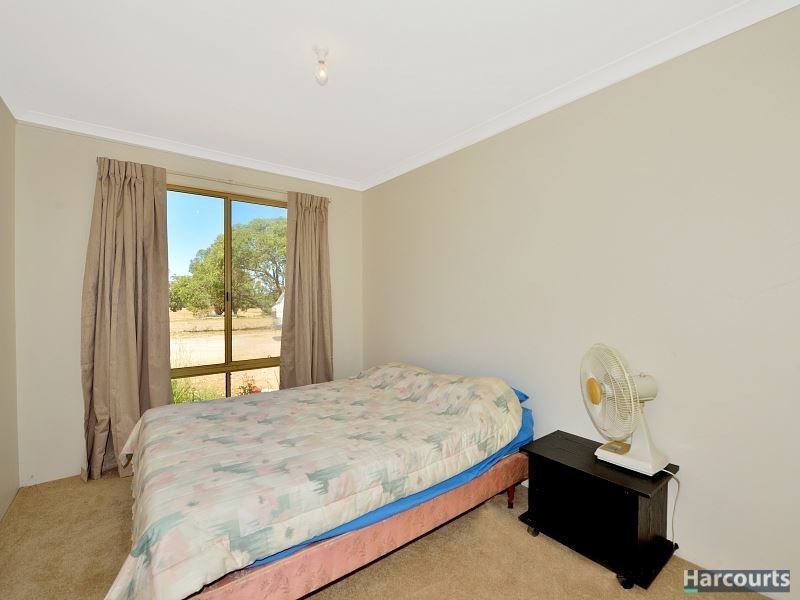81 Armstrong Hills Drive, Lake Clifton WA 6215