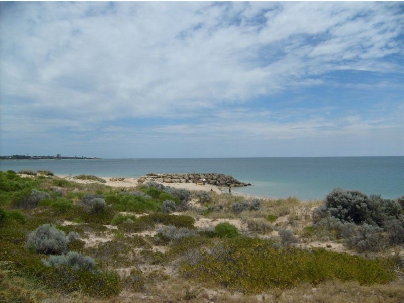 11 Hickman Road, Silver Sands WA 6210