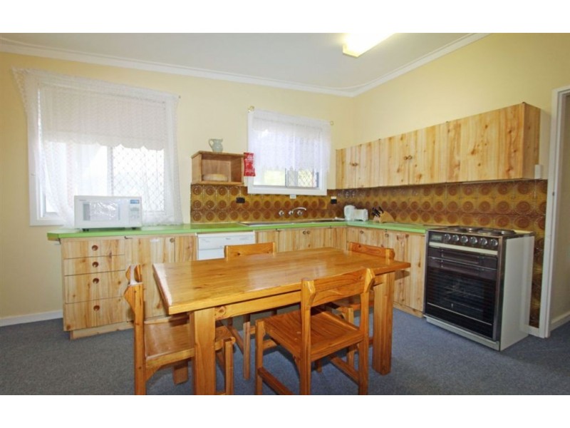 11 Hickman Road, Silver Sands WA 6210