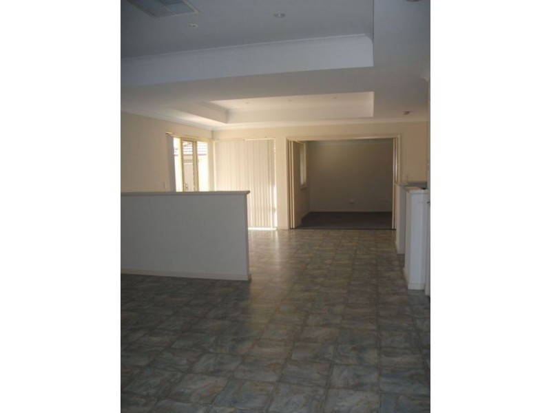 4 Saffron Loop, Falcon WA 6210