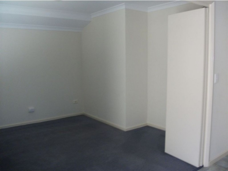 4 Saffron Loop, Falcon WA 6210