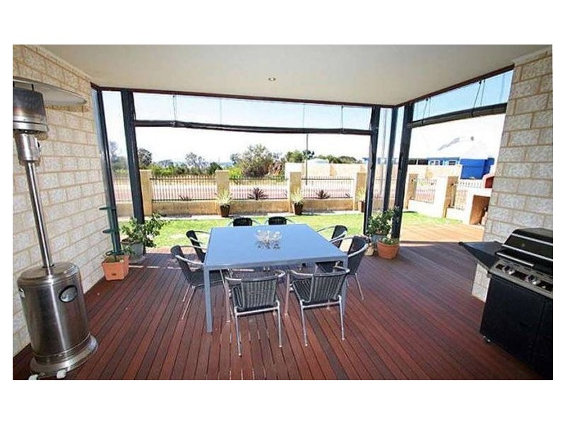 72 Flinders Street, Falcon WA 6210