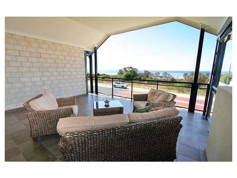 72 Flinders Street, Falcon WA 6210
