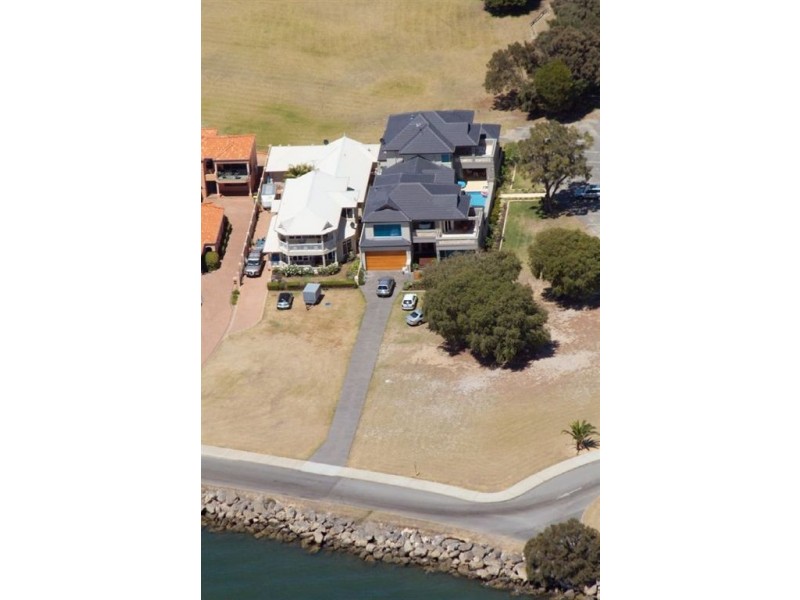 54 Fairbridge Road, Halls Head WA 6210