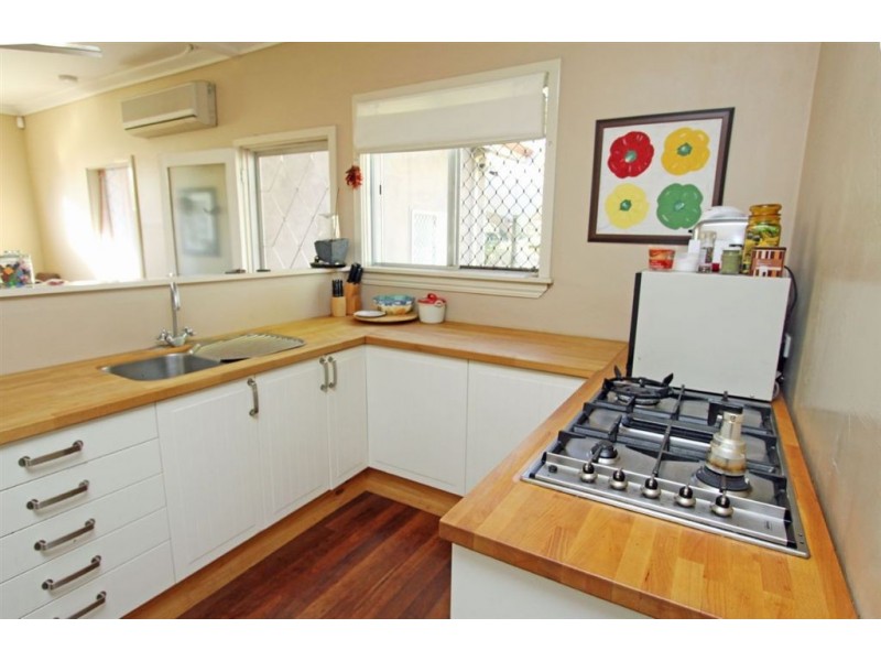 3 Scrivener Place, Halls Head WA 6210