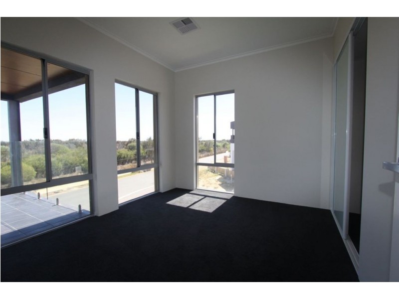 97 Darwin Terrace, Dudley Park WA 6210