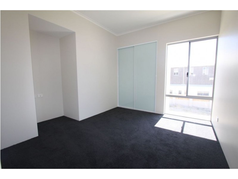 97 Darwin Terrace, Dudley Park WA 6210