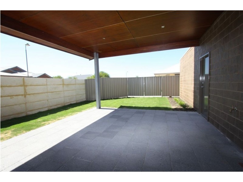 97 Darwin Terrace, Dudley Park WA 6210