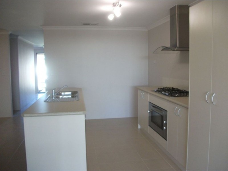 27 Phillmont Avenue, Meadow Springs WA 6210