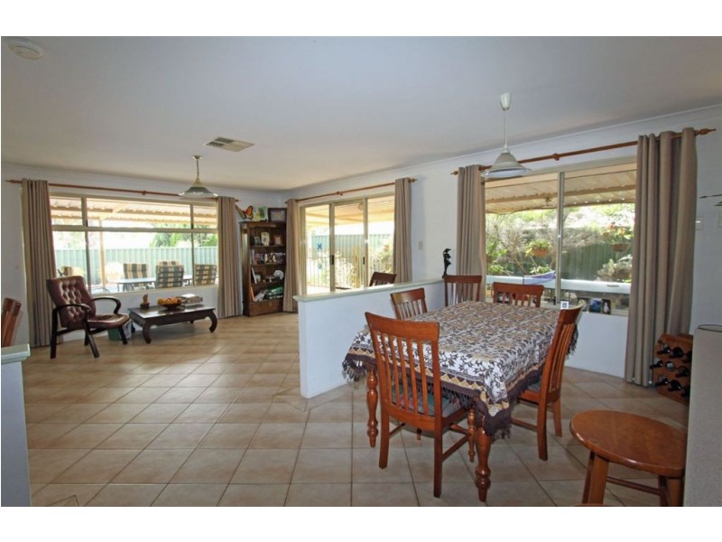 8 St Laurent Close, Greenfields WA 6210
