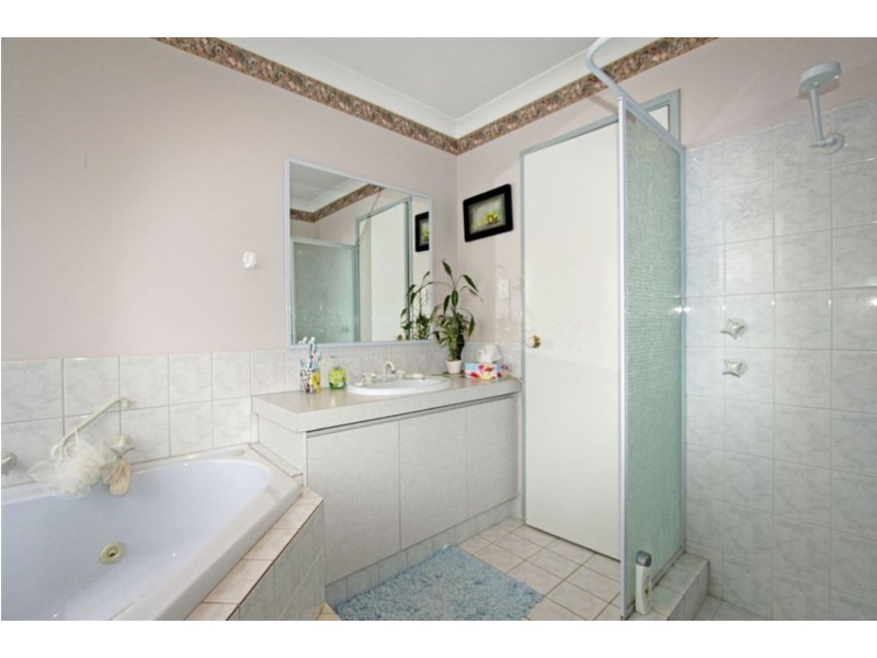 8 St Laurent Close, Greenfields WA 6210