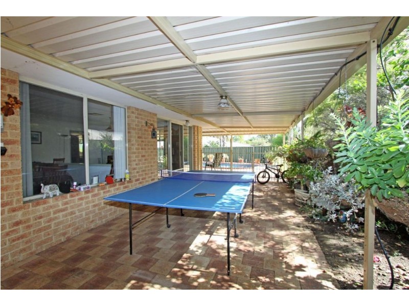 8 St Laurent Close, Greenfields WA 6210