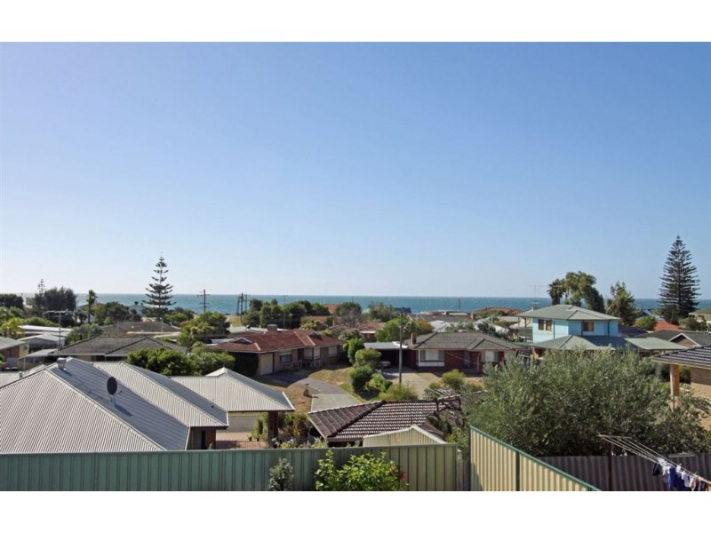 12 Sievewright Street, Silver Sands WA 6210
