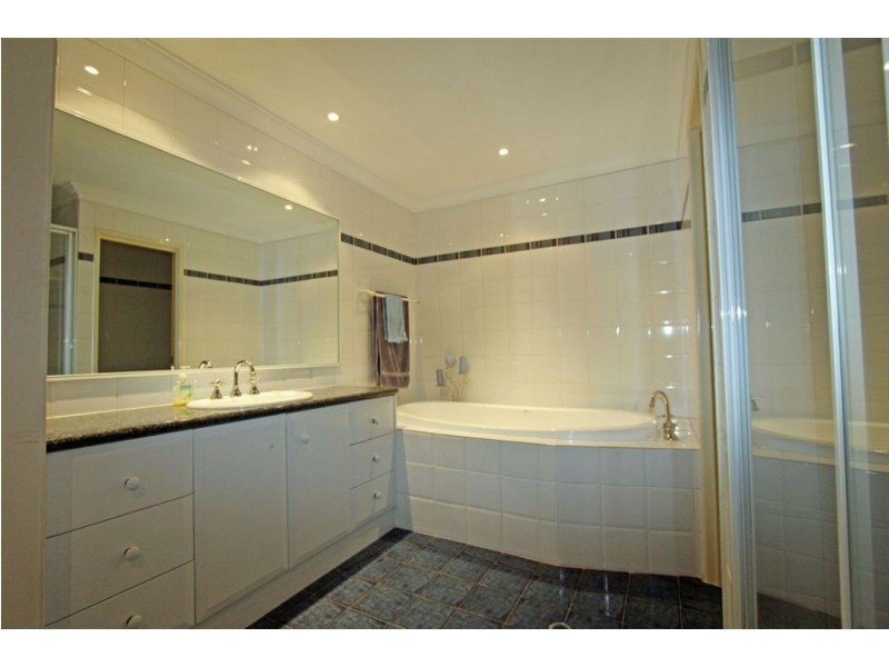 1/28 Spinnaker Quays, Mandurah WA 6210