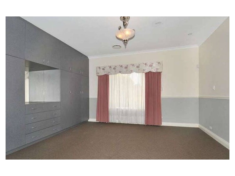 10 Magnolia Rise, Halls Head WA 6210