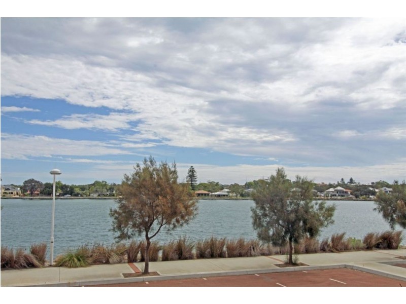 1/3 Galileo Loop, Mandurah WA 6210