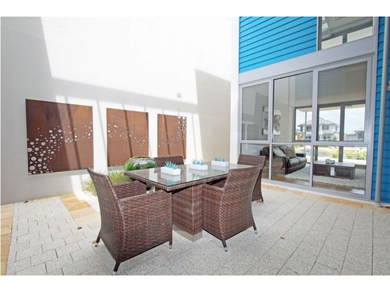 22 Tradewinds Retreat, Dudley Park WA 6210