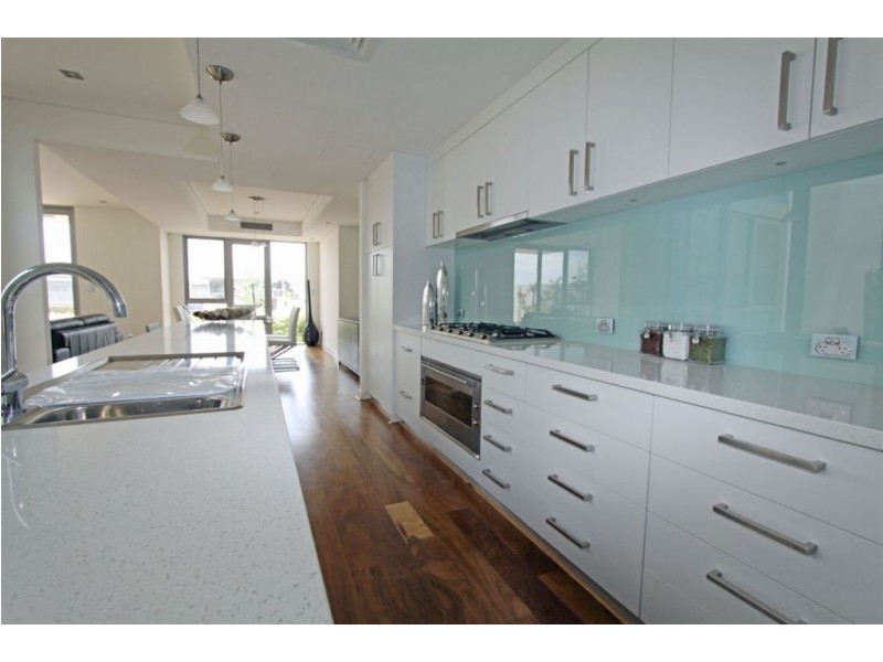 22 Tradewinds Retreat, Dudley Park WA 6210