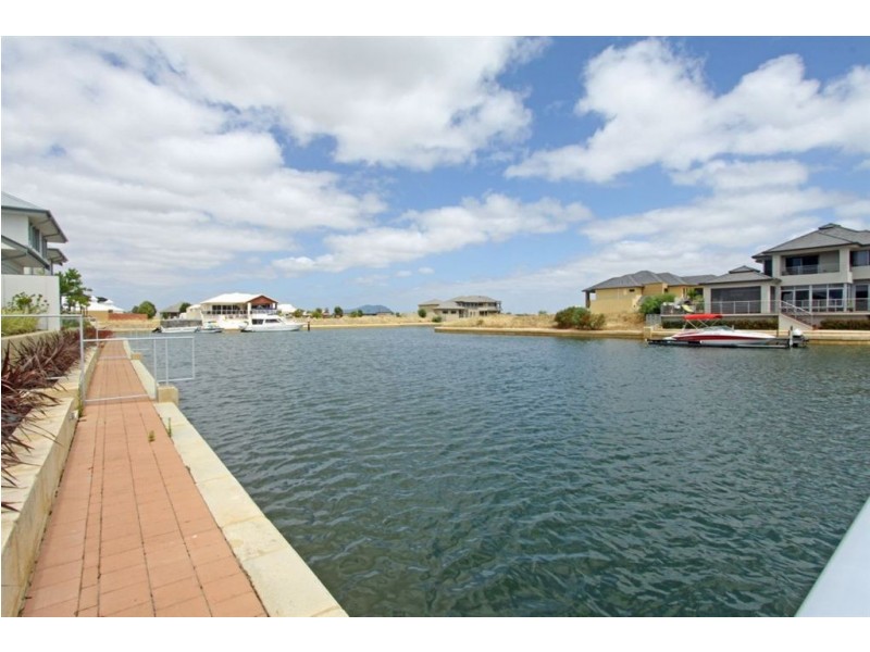 22 Tradewinds Retreat, Dudley Park WA 6210