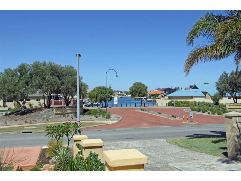64 McLarty Road, Halls Head WA 6210