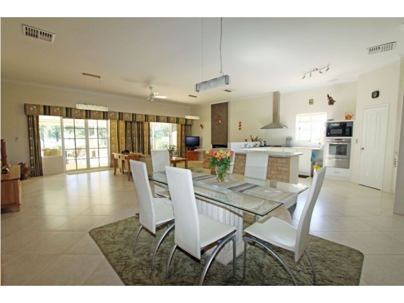71 Midsummer Circle, Pinjarra WA 6208