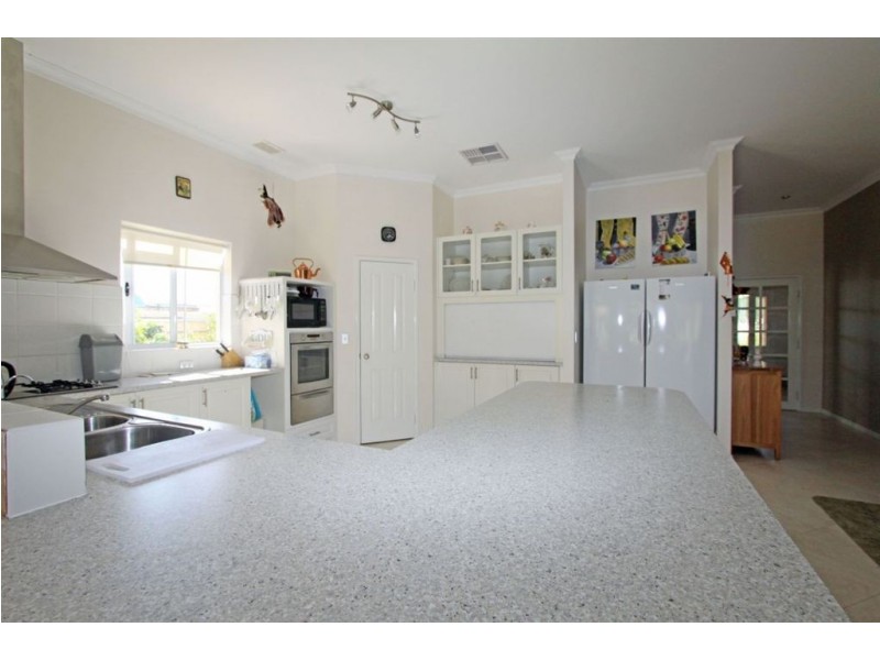 71 Midsummer Circle, Pinjarra WA 6208