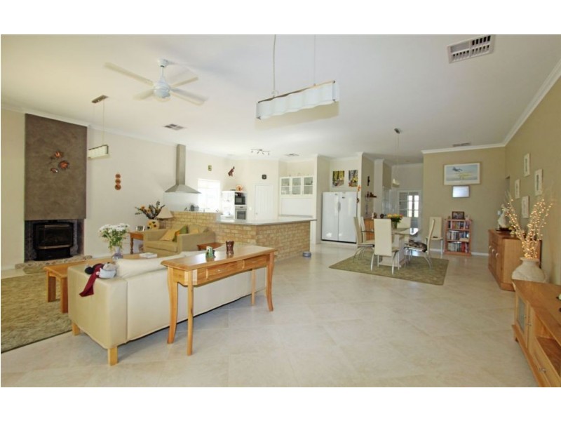 71 Midsummer Circle, Pinjarra WA 6208