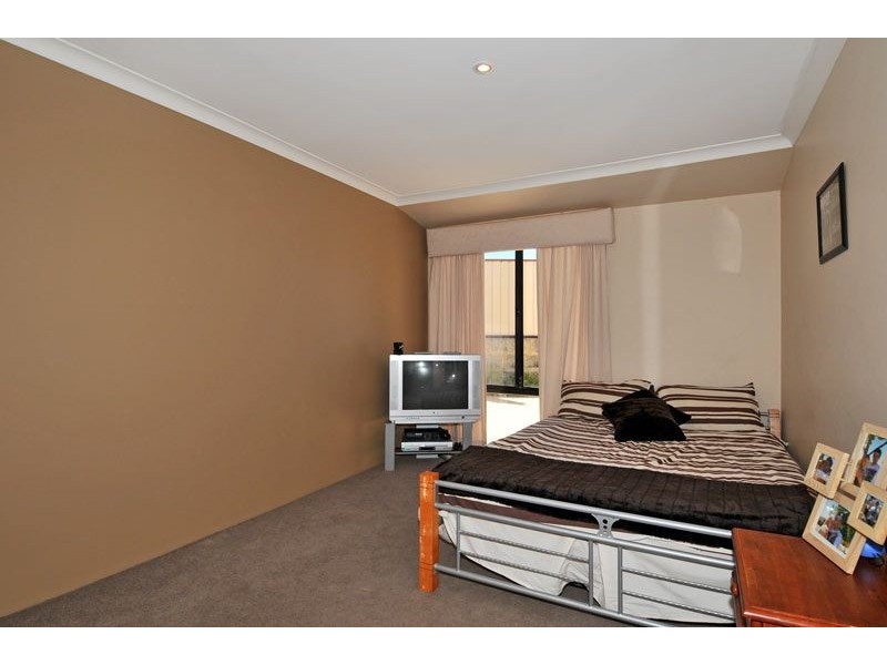 7 Skipper Place, Wannanup WA 6210