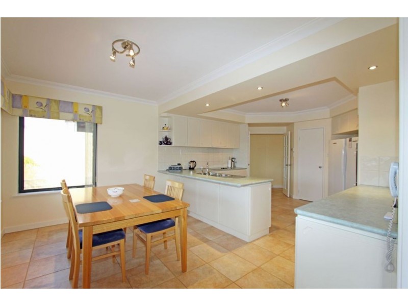 20 Santavea Mews, Halls Head WA 6210