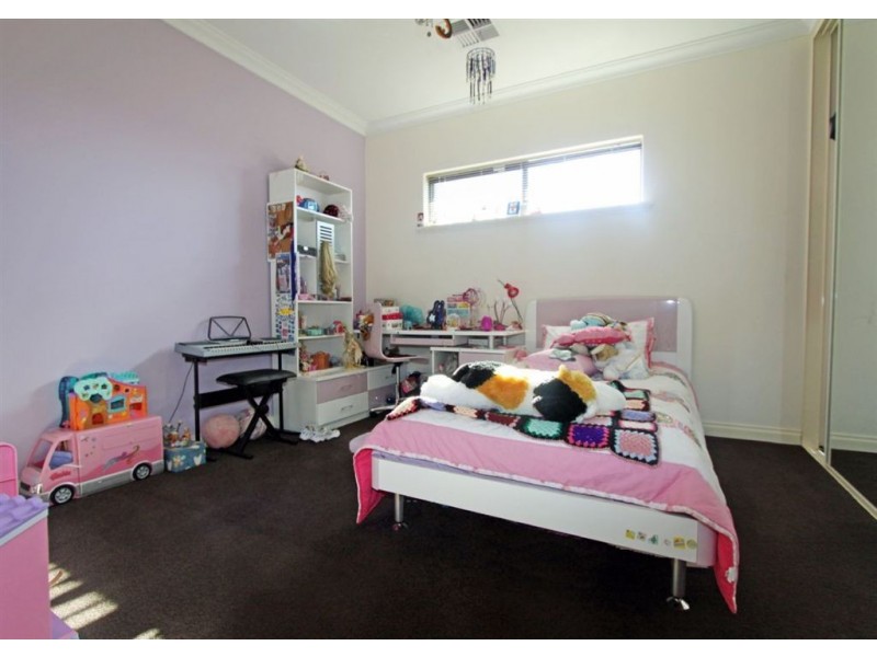 10 Katinka Retreat, Dudley Park WA 6210