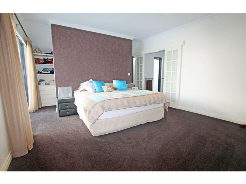 10 Katinka Retreat, Dudley Park WA 6210