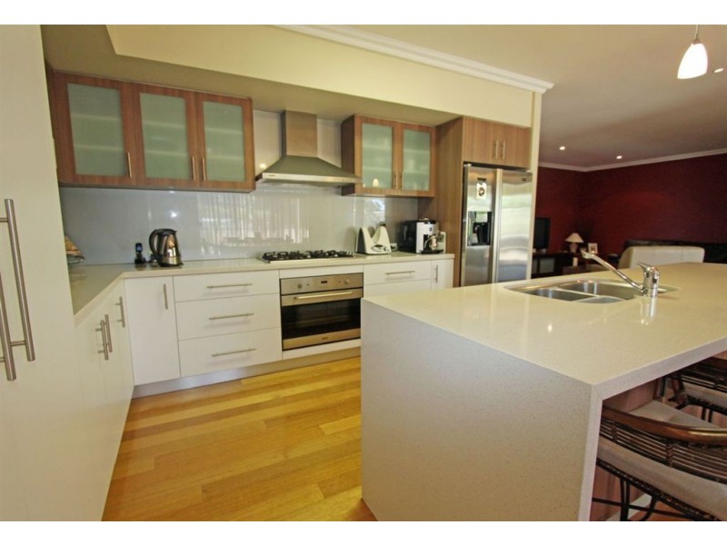 7 Banyon Close, Halls Head WA 6210