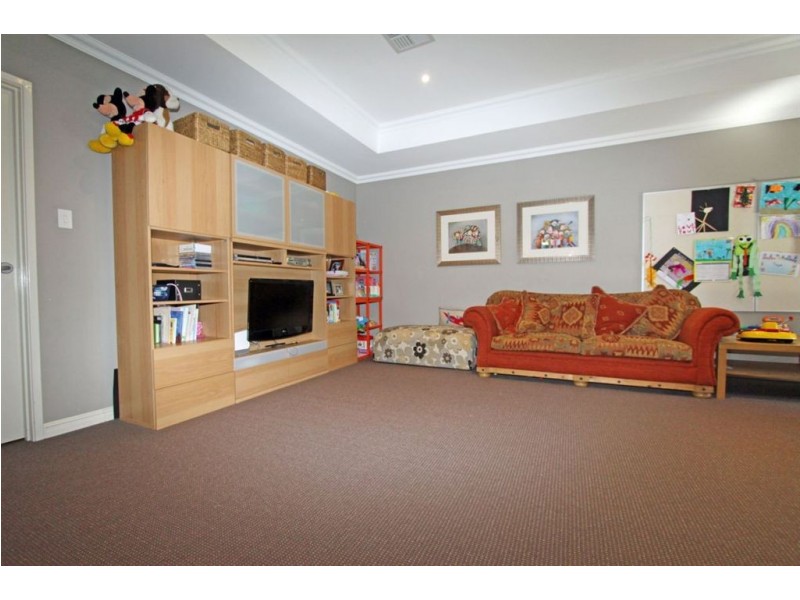 7 Banyon Close, Halls Head WA 6210