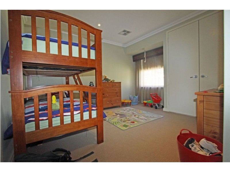 7 Banyon Close, Halls Head WA 6210