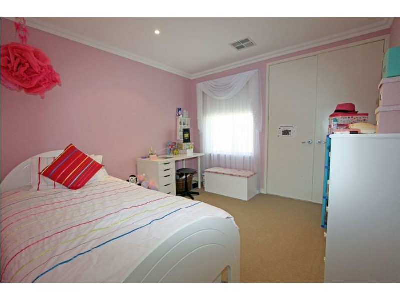 7 Banyon Close, Halls Head WA 6210