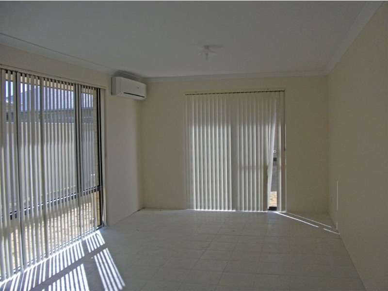 19 Catalina Drive, Lakelands WA 6180