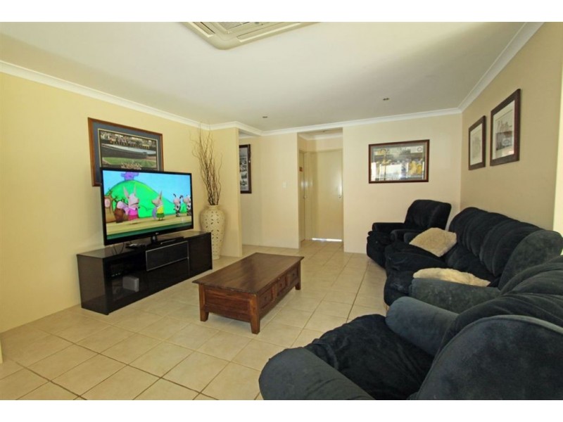 175 Peelwood Parade, Halls Head WA 6210