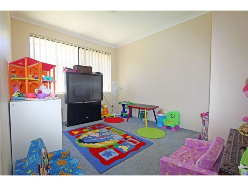 175 Peelwood Parade, Halls Head WA 6210