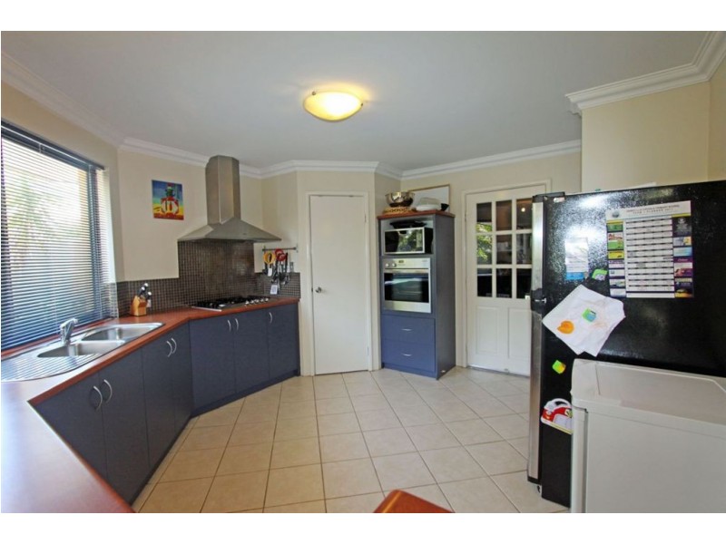 4 Levens Way, Erskine WA 6210