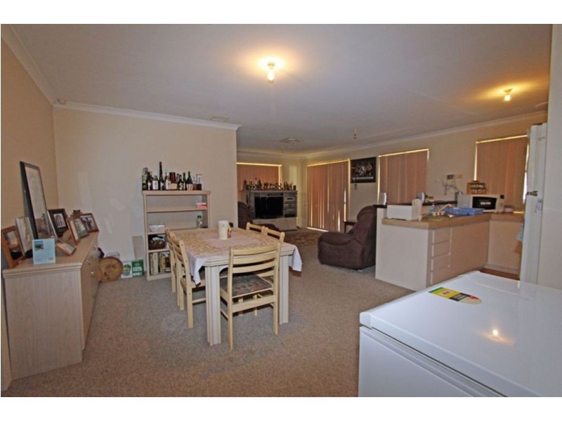 2 Buchanan Elbow, Greenfields WA 6210