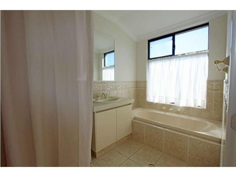 14 Sunderland Close, Greenfields WA 6210