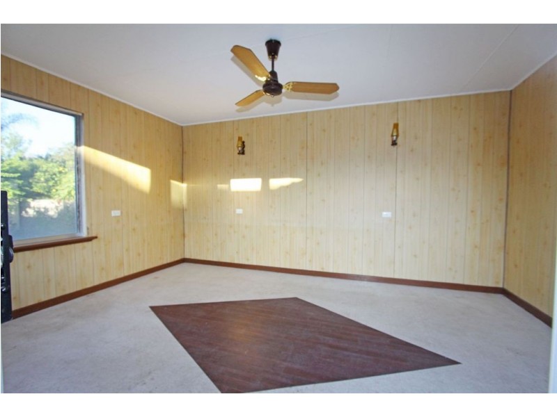 60 Leslie Street, Dudley Park WA 6210