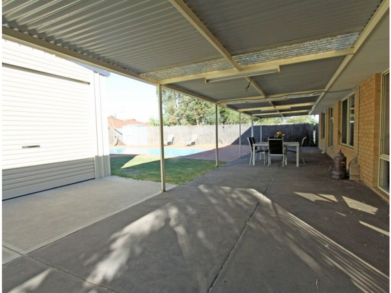 5 Minigwal Court, Greenfields WA 6210