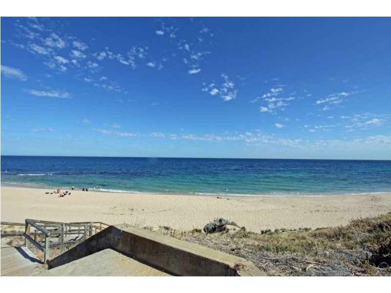 102 Leighton Road, Halls Head WA 6210