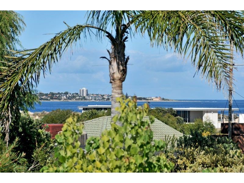 22 Seawind Drive, Silver Sands WA 6210